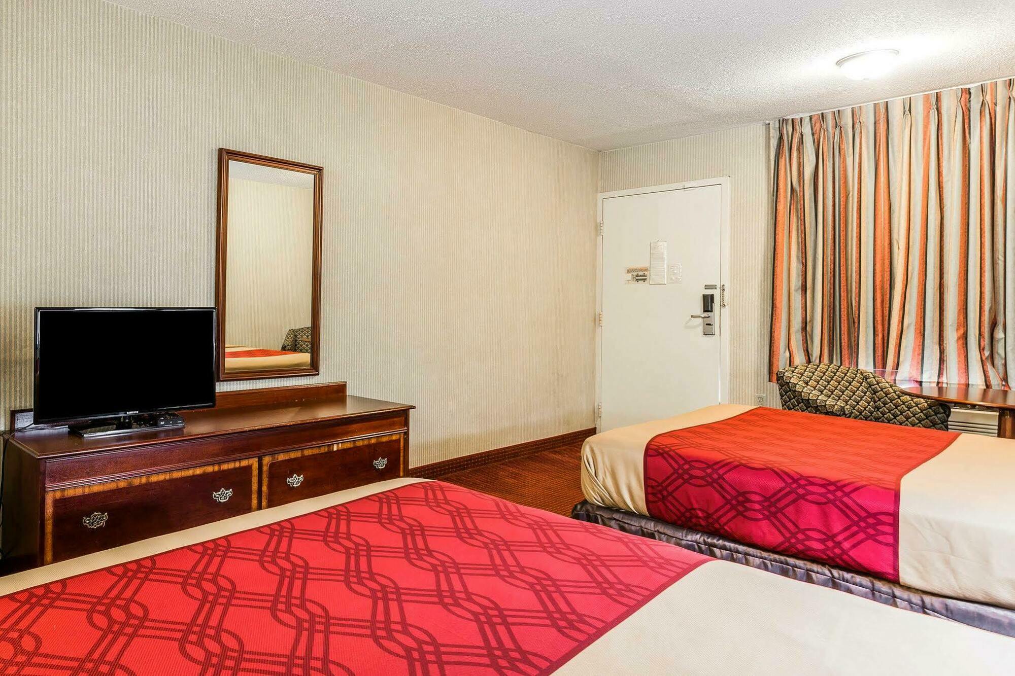 Econo Lodge Inn & Suites Matthews - Charlotte Eksteriør billede