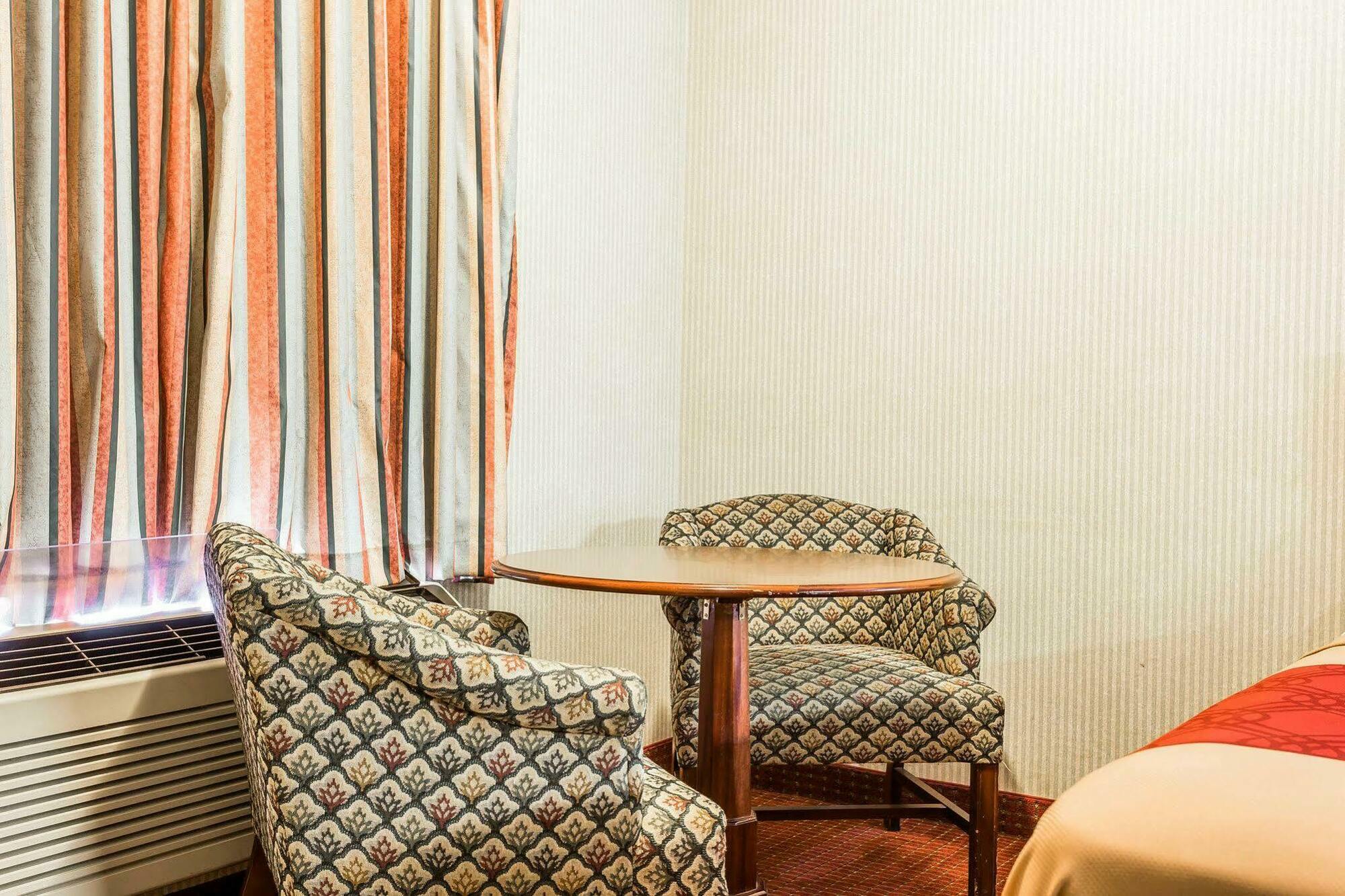 Econo Lodge Inn & Suites Matthews - Charlotte Eksteriør billede